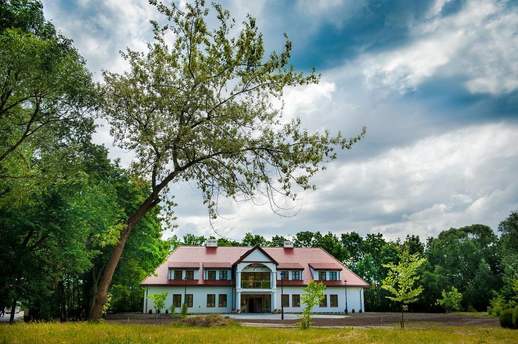Rezydencja Dwor Polski Bełchatów Exteriör bild